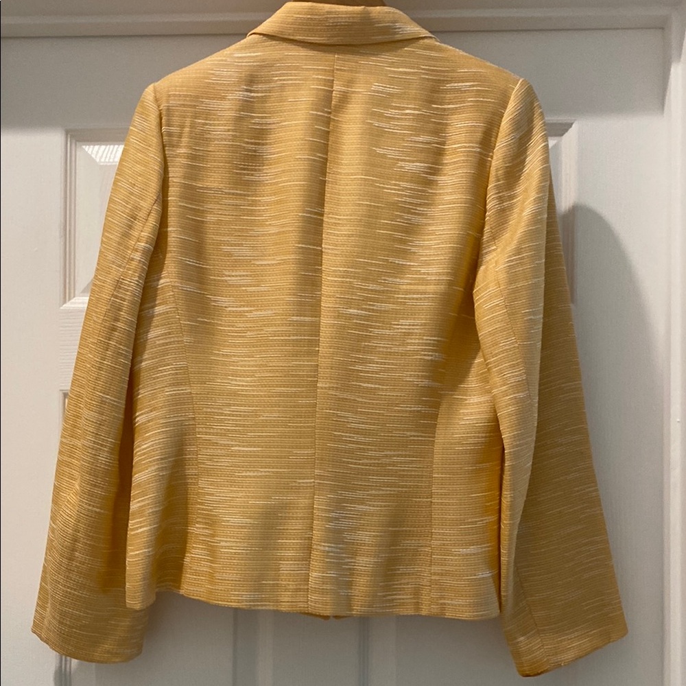 Structured Yellow Blazer with Ribbed Texture - Picture 2 of 5
